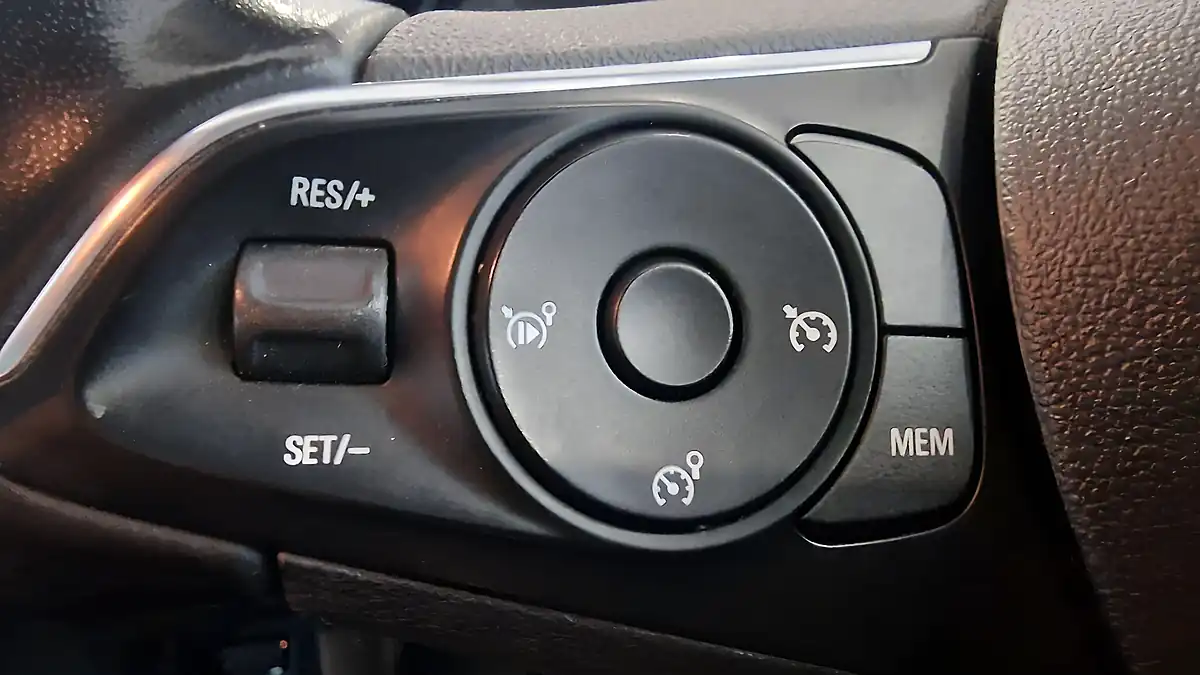 Used 2019 Vauxhall Grandland X Se Grey - Interior and Exterior details 11