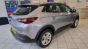 Used 2019 Vauxhall Grandland X Se Grey - Interior and Exterior details 8