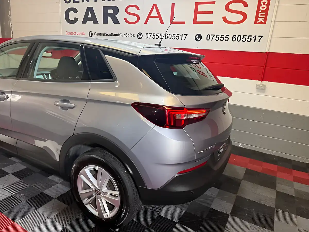 Used 2019 Vauxhall Grandland X Se Grey - Interior and Exterior details 10