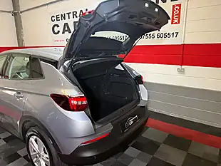 Used 2019 Vauxhall Grandland X Se Grey - Interior and Exterior details 11