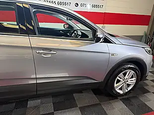 Used 2019 Vauxhall Grandland X Se Grey - Interior and Exterior details 13