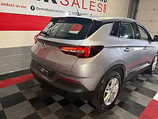 Used 2019 Vauxhall Grandland X Se Grey - Interior and Exterior details 17