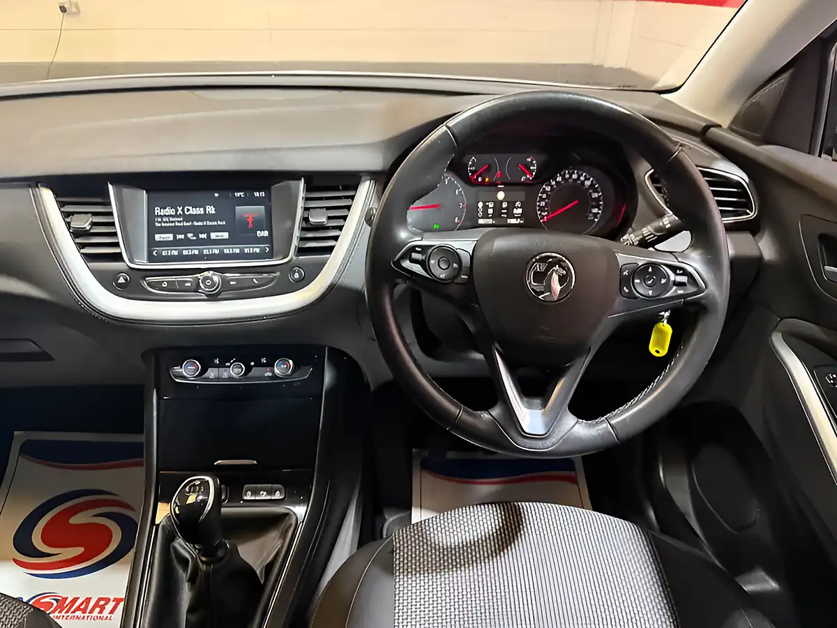 Used 2019 Vauxhall Grandland X Se Grey - Interior and Exterior details 20