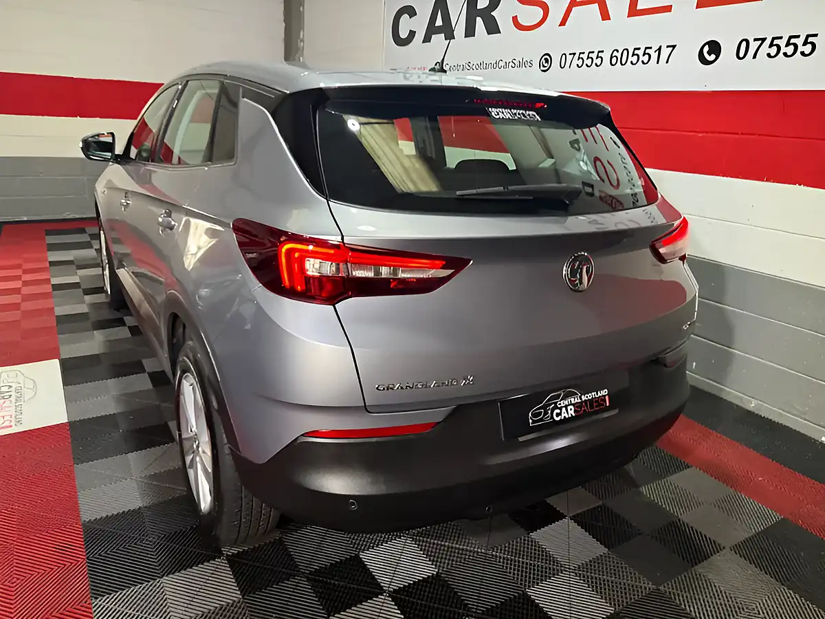 Used 2019 Vauxhall Grandland X Se Grey - Interior and Exterior details 3