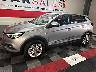 Used 2019 Vauxhall Grandland X Se Grey - Interior and Exterior details 6