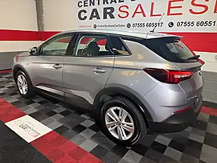 Used 2019 Vauxhall Grandland X Se Grey - Interior and Exterior details 9