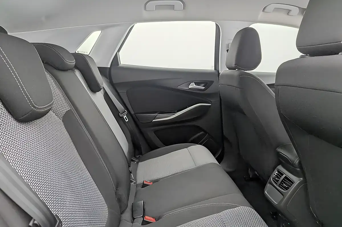 Used 2019 Vauxhall Grandland X Se Grey - Interior and Exterior details 13