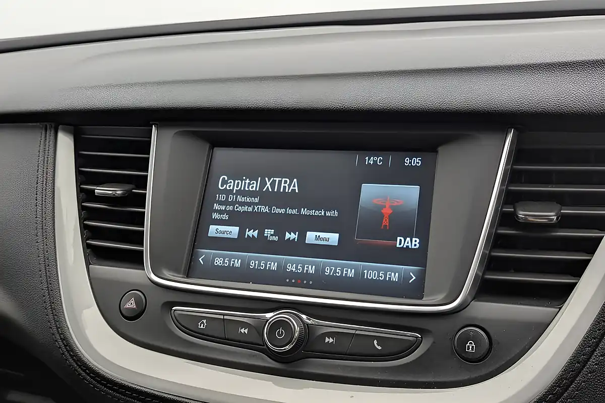 Used 2019 Vauxhall Grandland X Se Grey - Interior and Exterior details 14