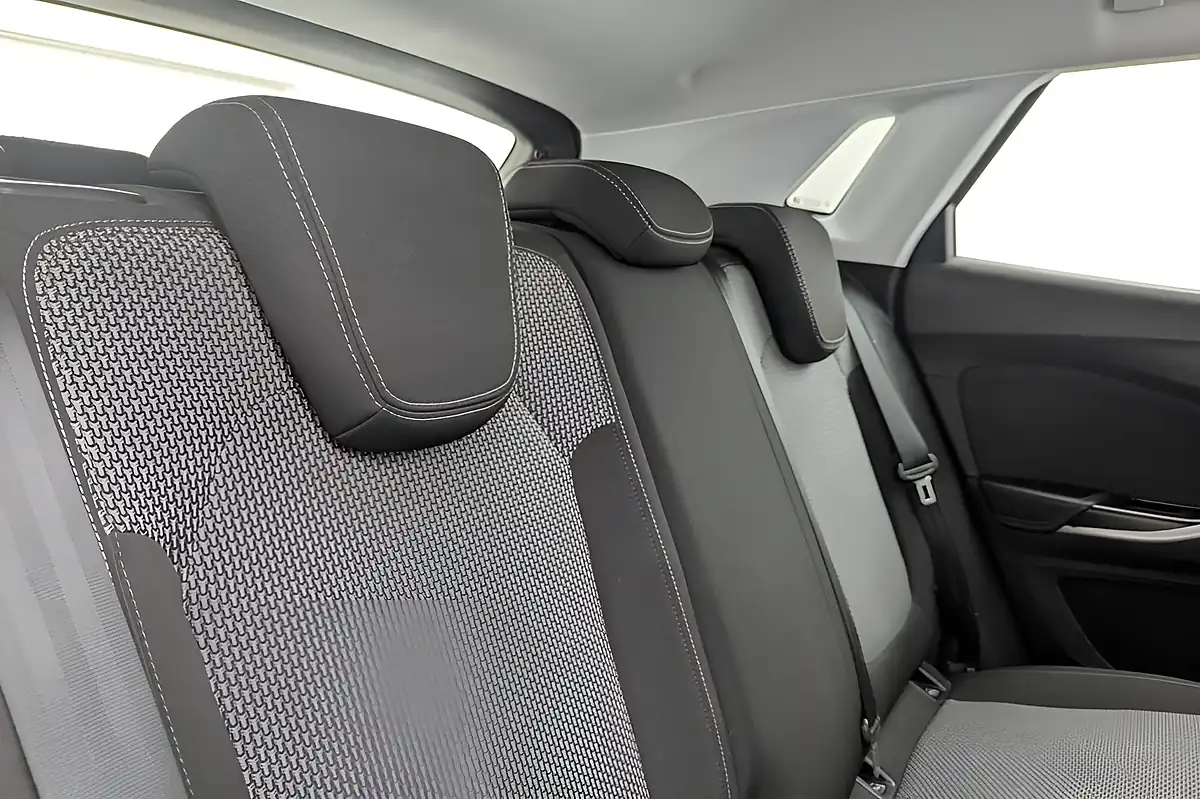 Used 2019 Vauxhall Grandland X Se Grey - Interior and Exterior details 16