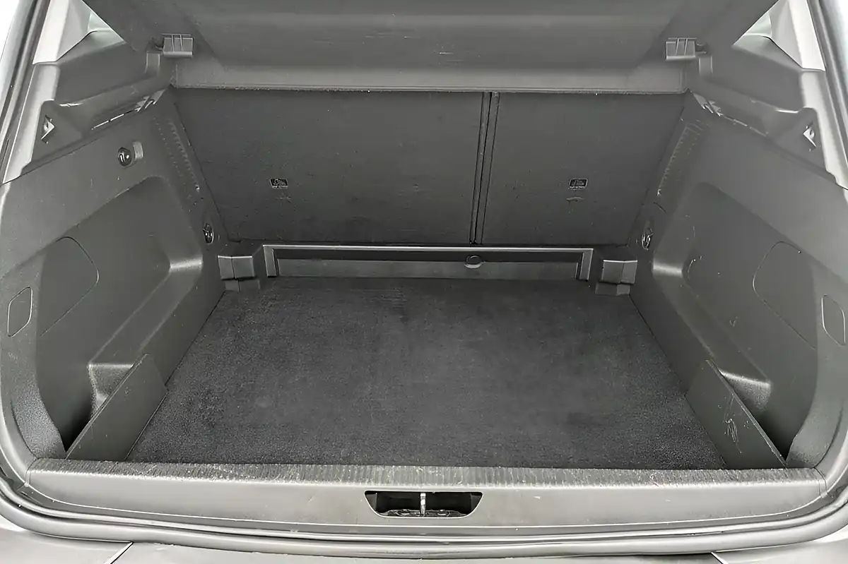 Used 2019 Vauxhall Grandland X Se Grey - Interior and Exterior details 17