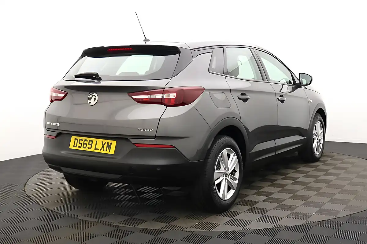 Used 2019 Vauxhall Grandland X Se Grey - Interior and Exterior details 3