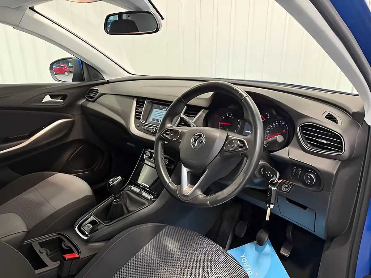 Used 2019 Vauxhall Grandland X Se Topaz Blue - Interior and Exterior details 10