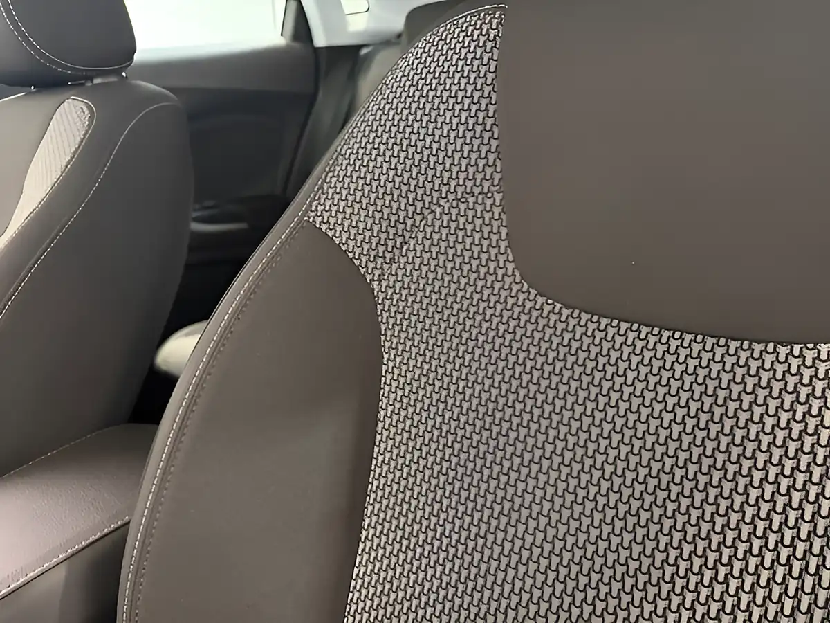 Used 2019 Vauxhall Grandland X Se Topaz Blue - Interior and Exterior details 12