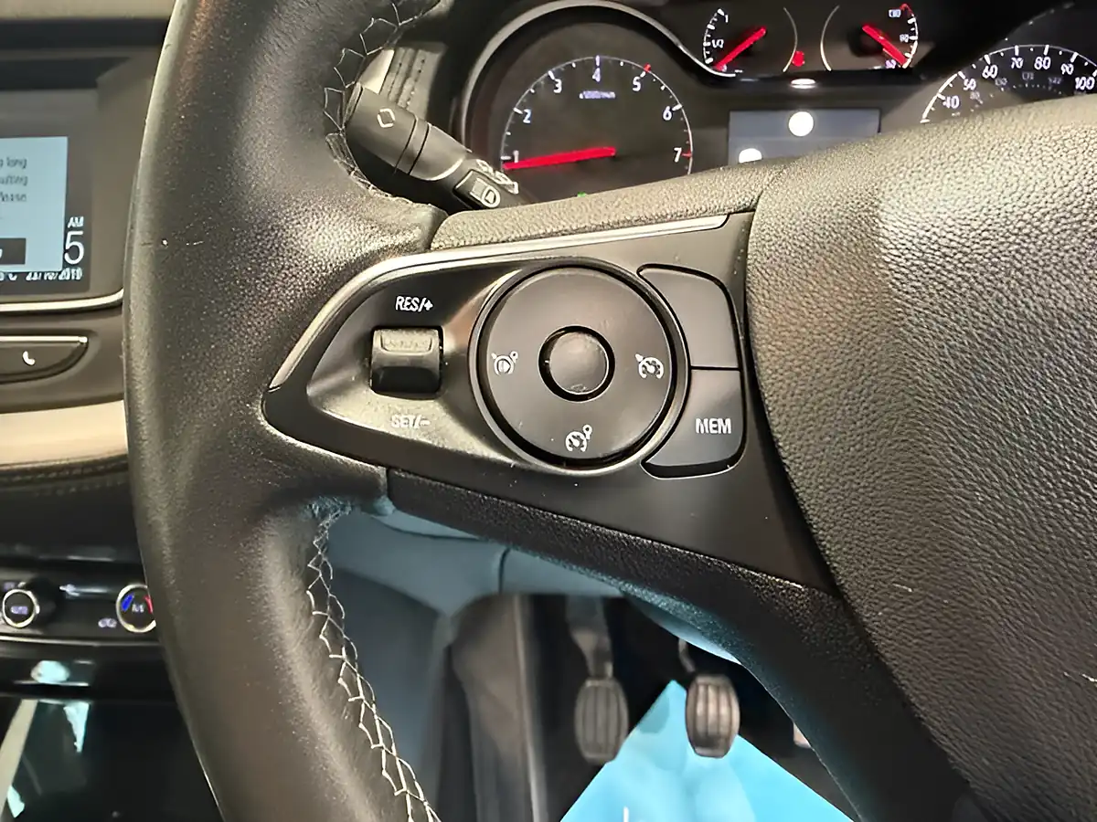 Used 2019 Vauxhall Grandland X Se Topaz Blue - Interior and Exterior details 16