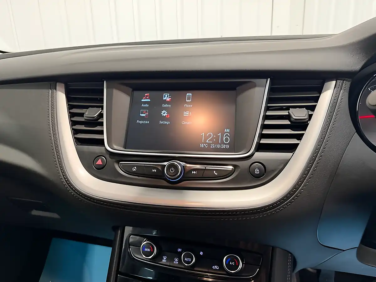 Used 2019 Vauxhall Grandland X Se Topaz Blue - Interior and Exterior details 18