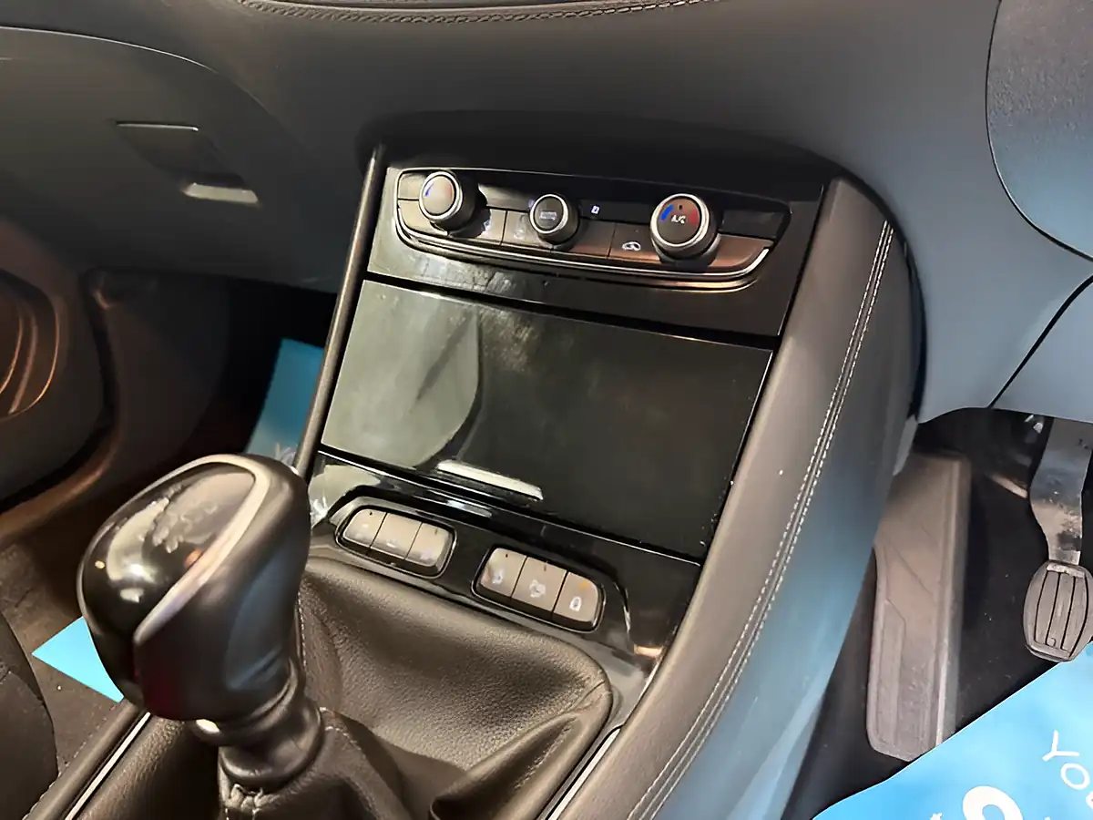 Used 2019 Vauxhall Grandland X Se Topaz Blue - Interior and Exterior details 19