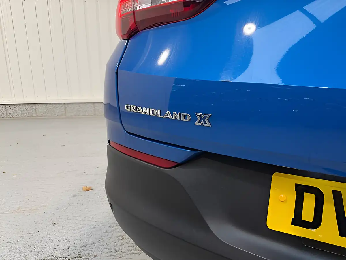 Used 2019 Vauxhall Grandland X Se Topaz Blue - Interior and Exterior details 6