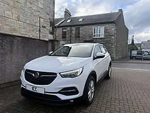 Used 2019 Vauxhall Grandland X Se White - Interior and Exterior details 3