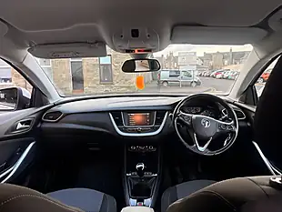 Used 2019 Vauxhall Grandland X Se White - Interior and Exterior details 5