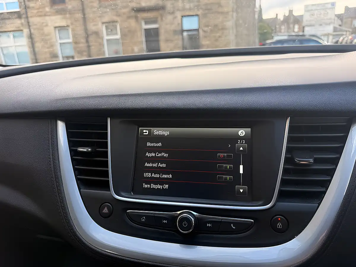 Used 2019 Vauxhall Grandland X Se White - Interior and Exterior details 8