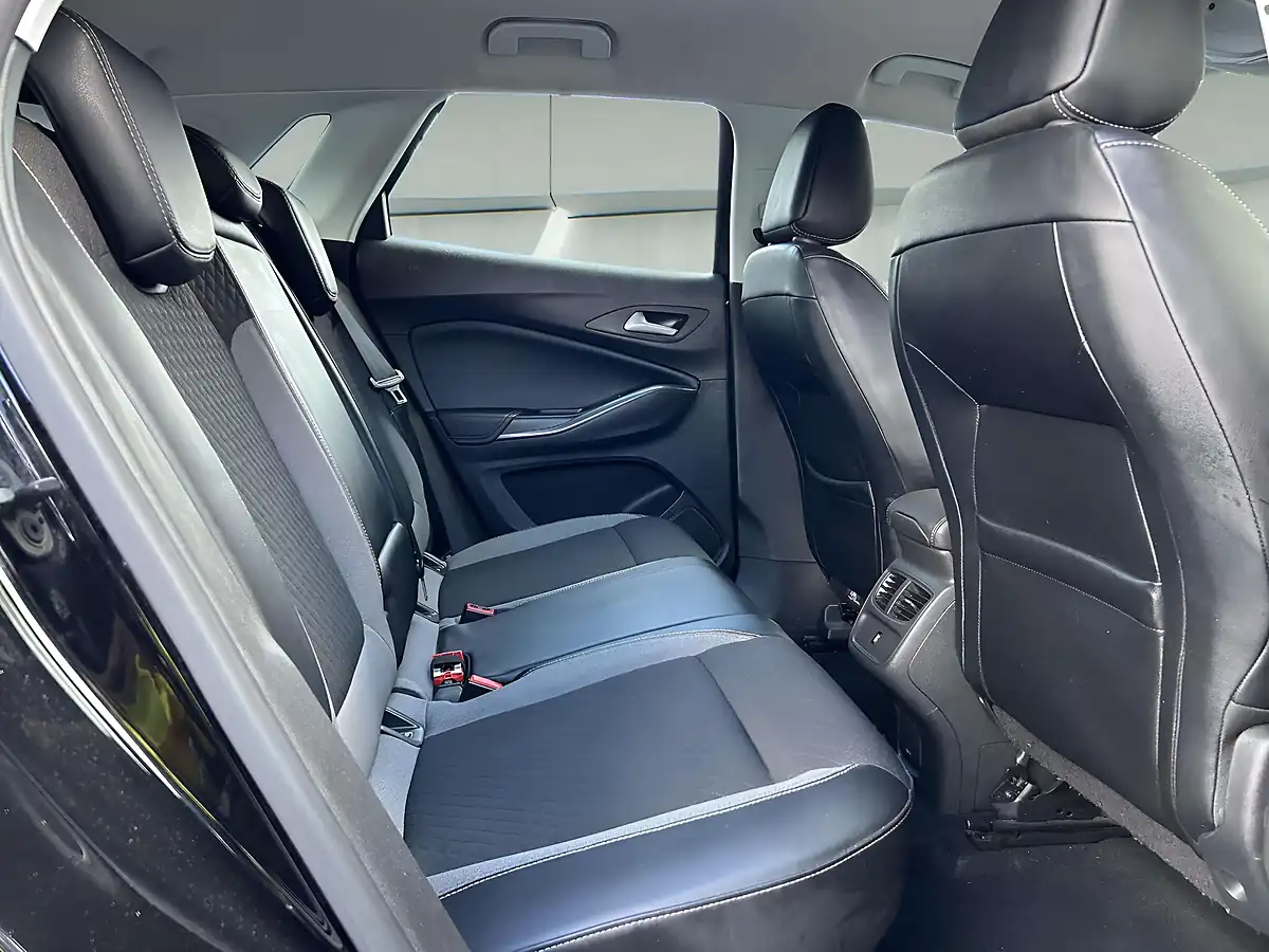 Used 2019 Vauxhall Grandland X Sport Nav Black - Interior and Exterior details 13