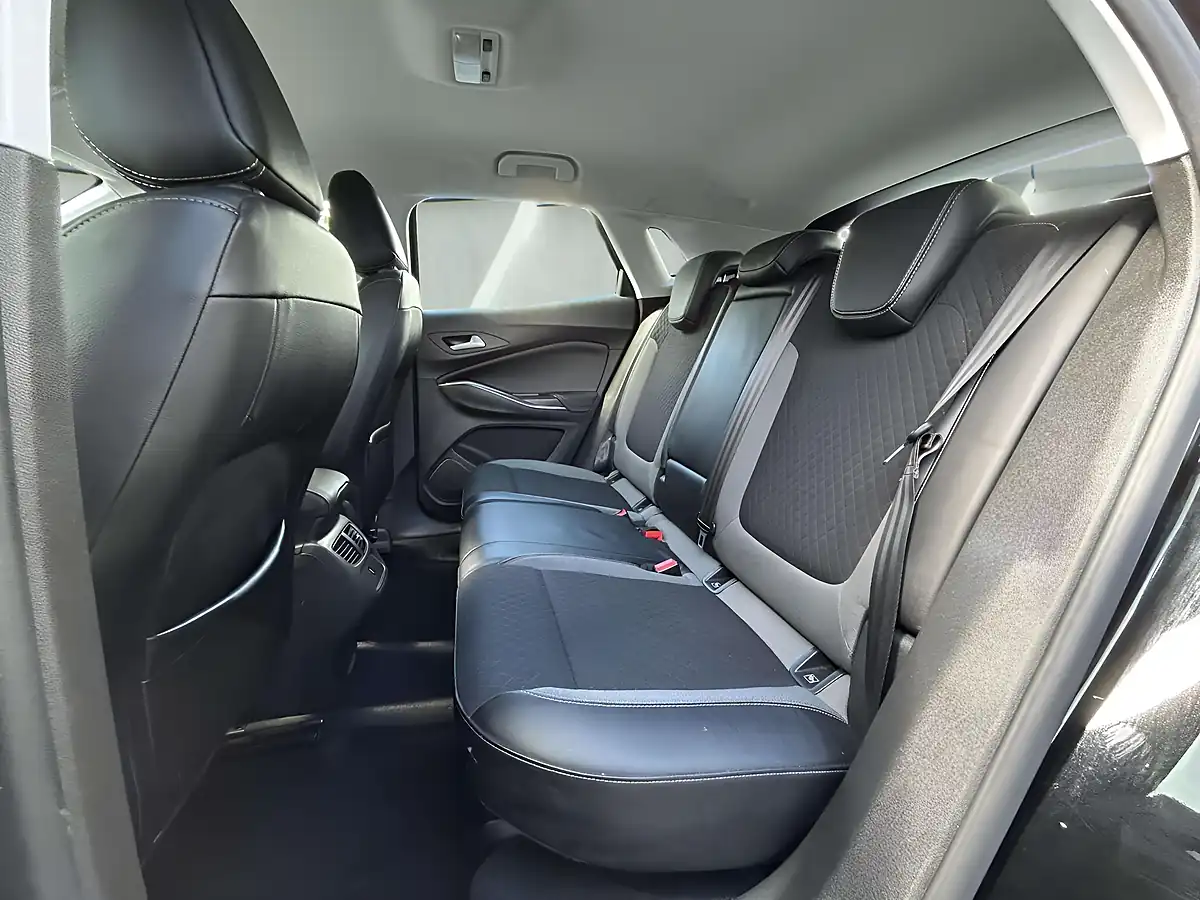 Used 2019 Vauxhall Grandland X Sport Nav Black - Interior and Exterior details 14