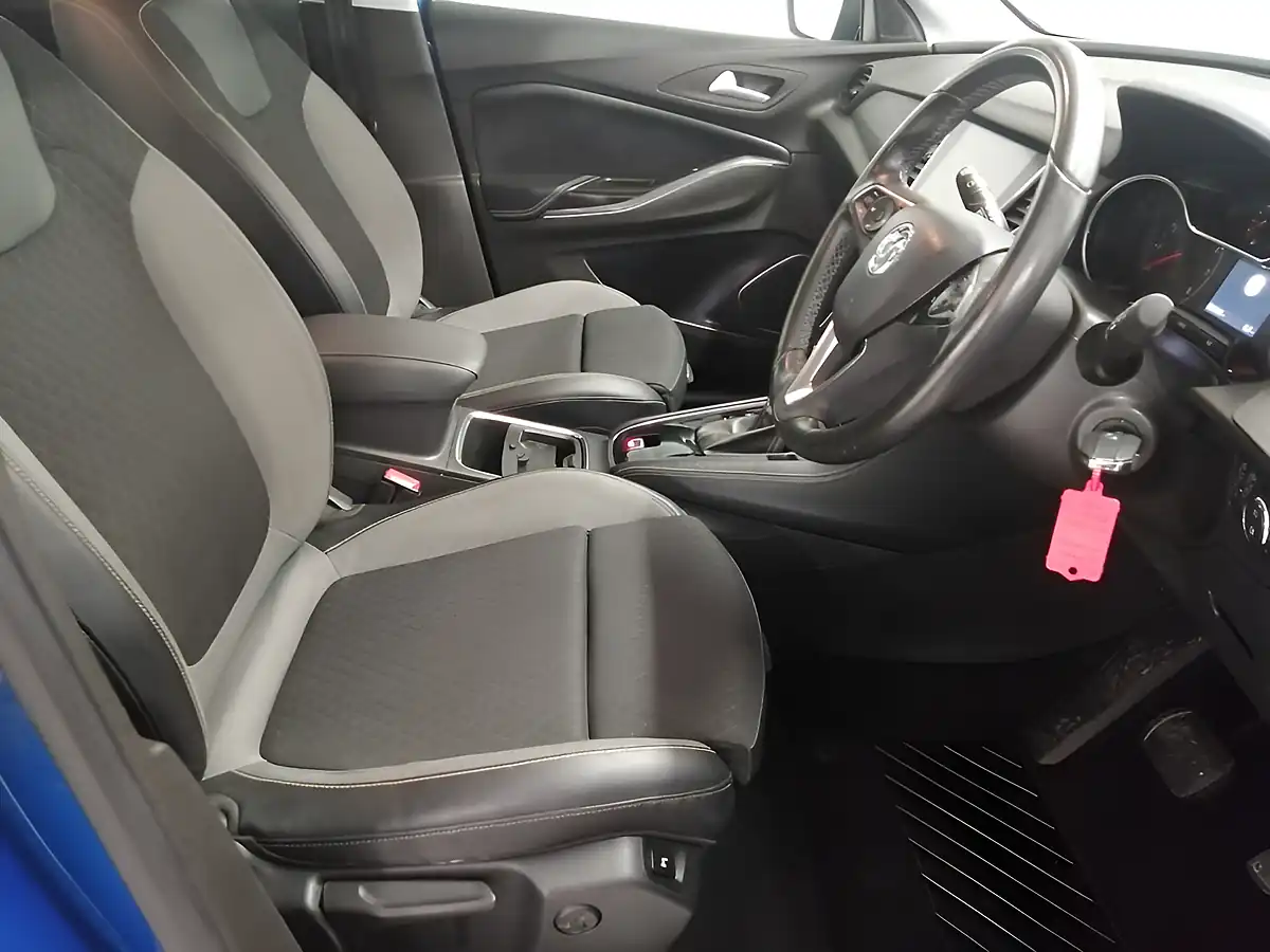 Used 2019 Vauxhall Grandland X Sport Nav Blue - Interior and Exterior details 10