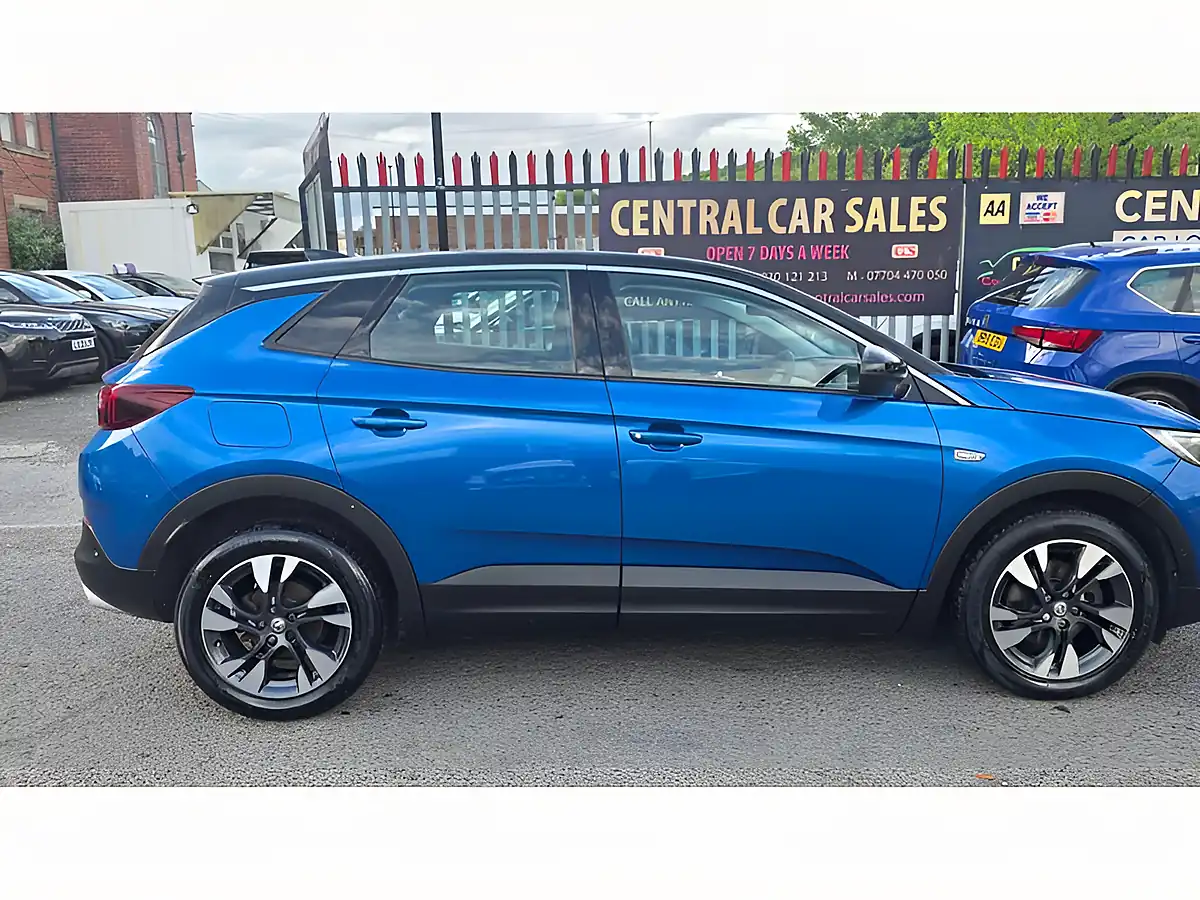 Used 2019 Vauxhall Grandland X Sport Nav Blue - Interior and Exterior details 6