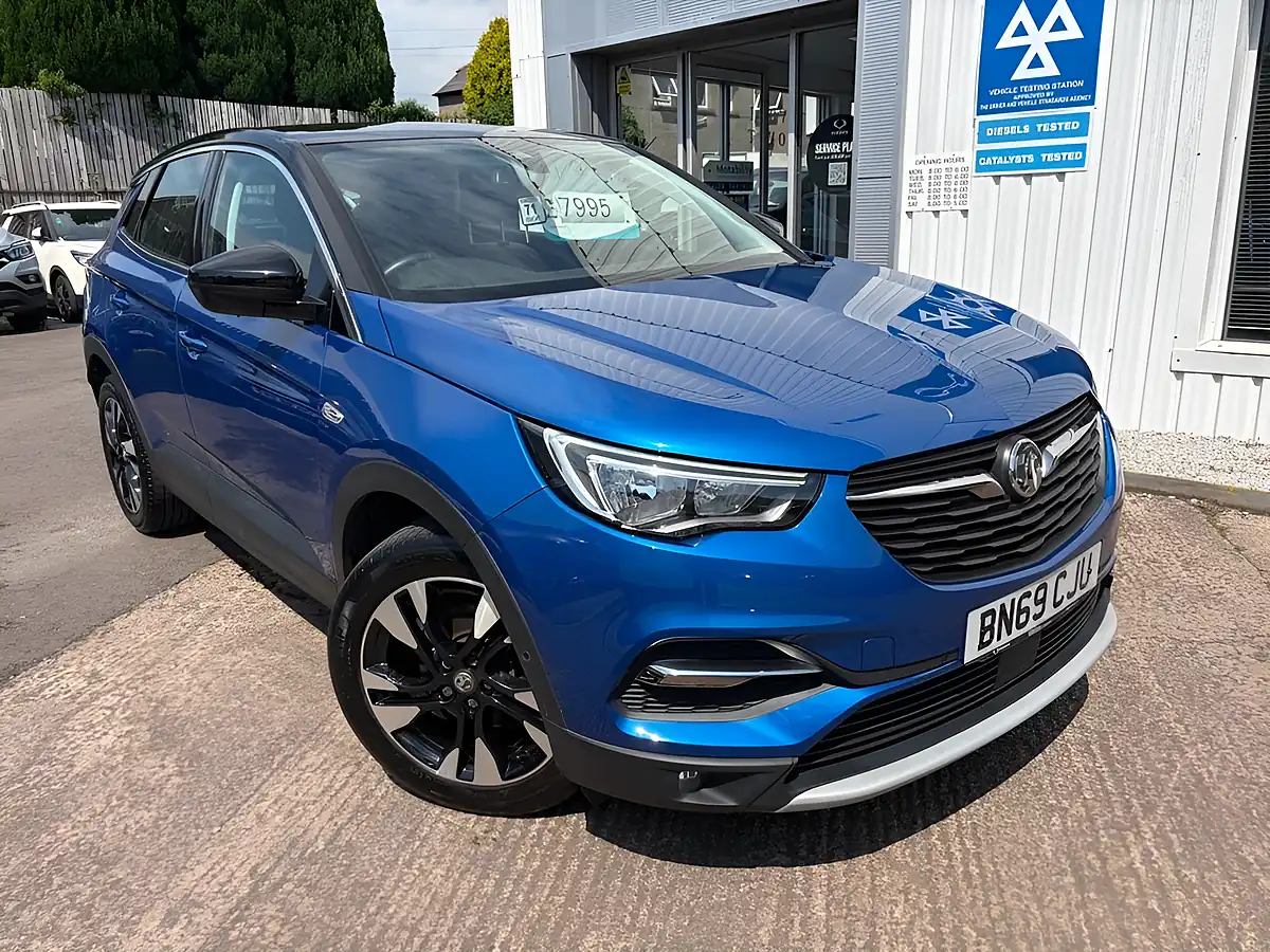 Used 2019 Vauxhall Grandland X Sport Nav Blue - Front View