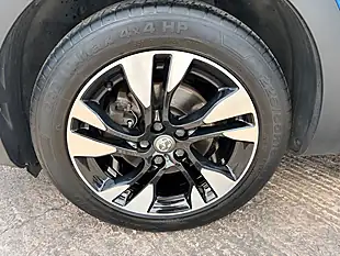 Used 2019 Vauxhall Grandland X Sport Nav Blue - Interior and Exterior details 3