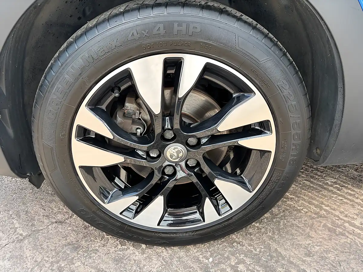 Used 2019 Vauxhall Grandland X Sport Nav Blue - Interior and Exterior details 3