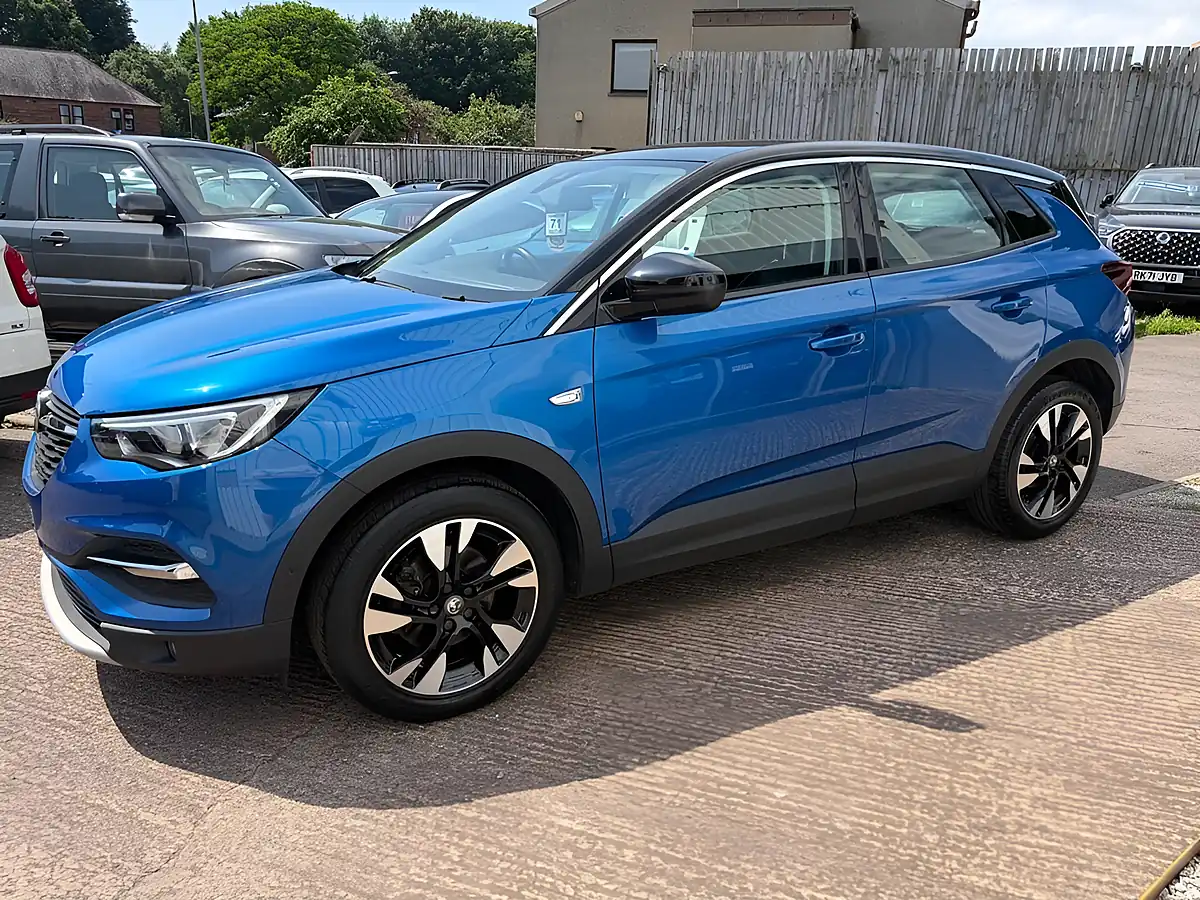 Used 2019 Vauxhall Grandland X Sport Nav Blue - Interior and Exterior details 5
