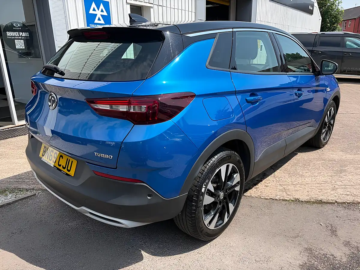 Used 2019 Vauxhall Grandland X Sport Nav Blue - Interior and Exterior details 8
