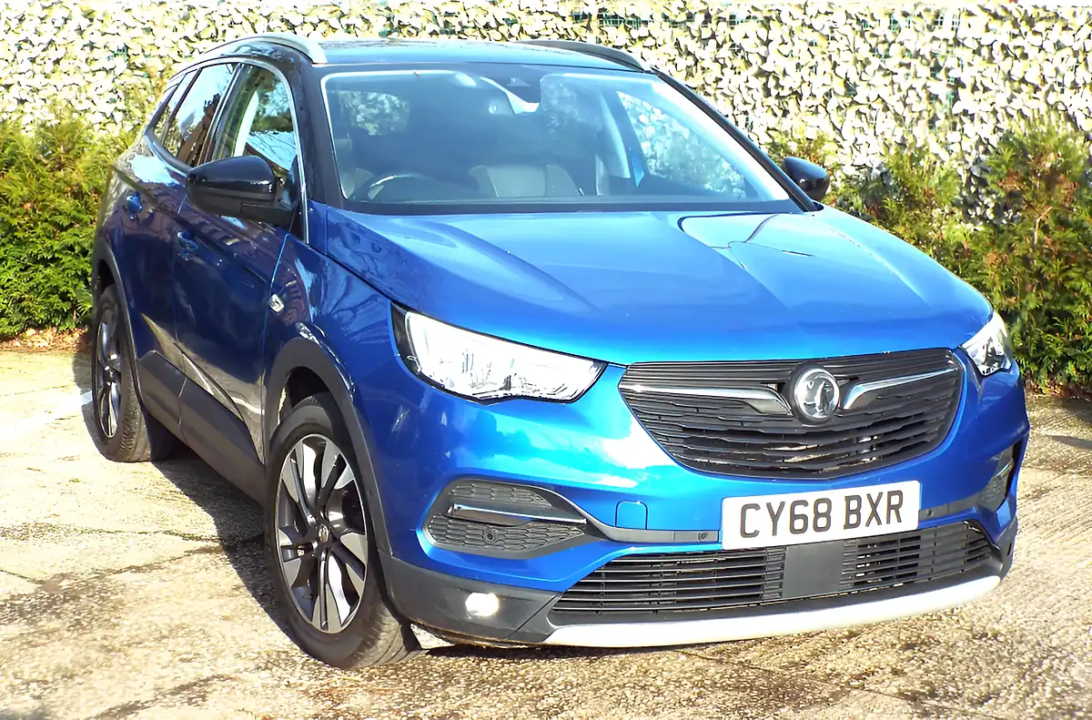 Used 2019 Vauxhall Grandland X Sport Nav Blue - Front View