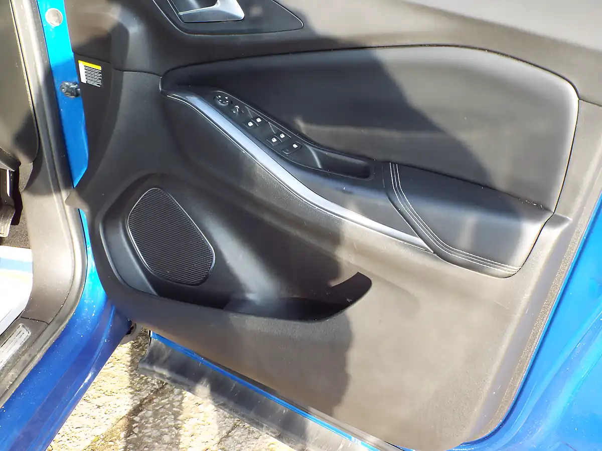 Used 2019 Vauxhall Grandland X Sport Nav Blue - Interior and Exterior details 10