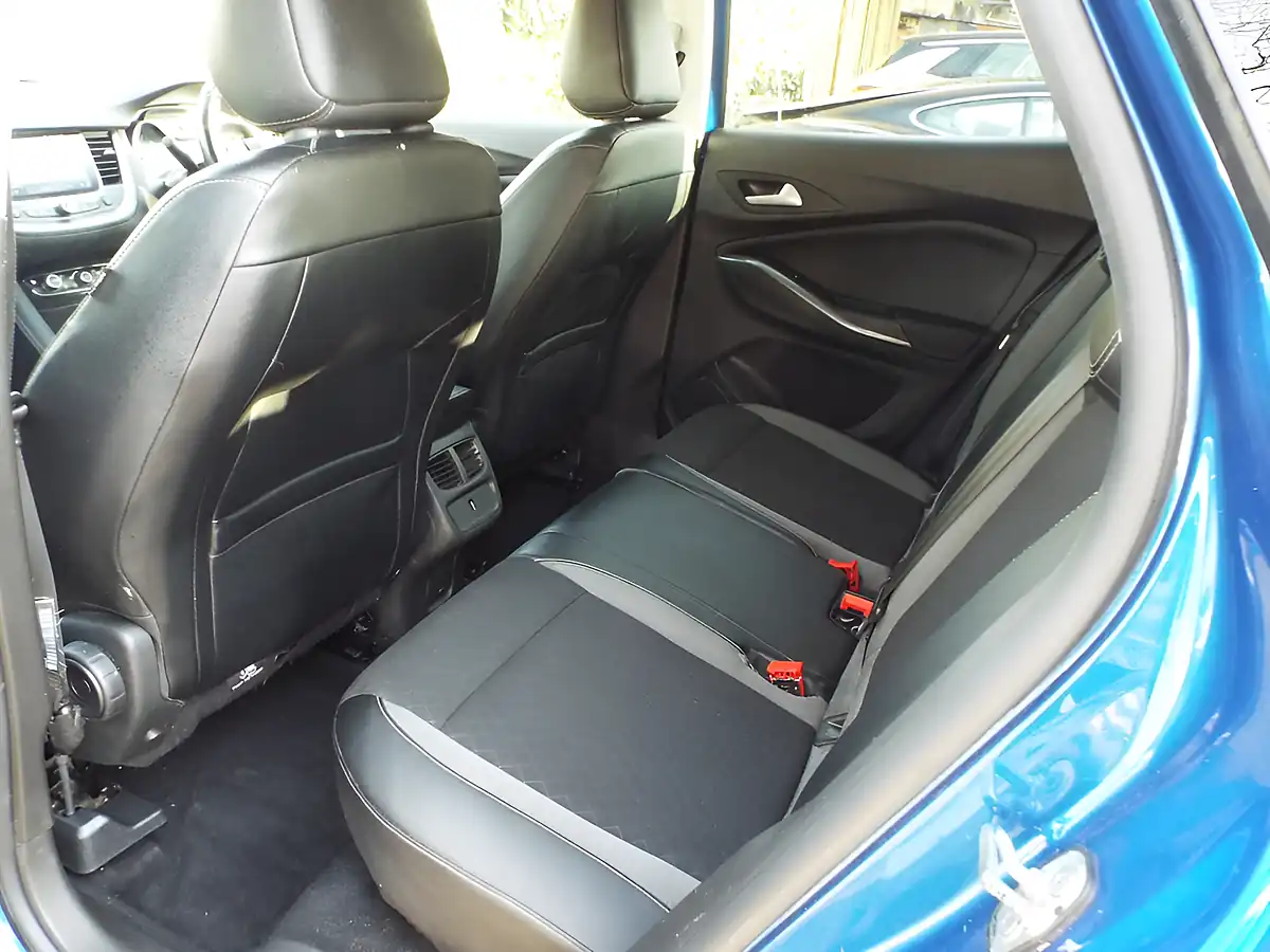 Used 2019 Vauxhall Grandland X Sport Nav Blue - Interior and Exterior details 14