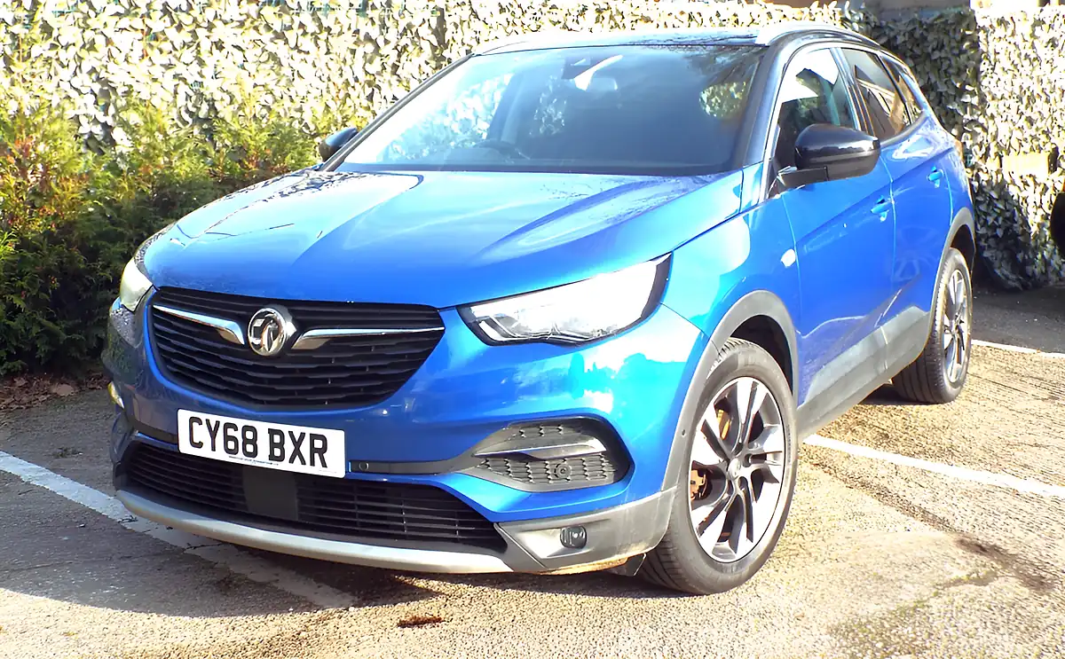 Used 2019 Vauxhall Grandland X Sport Nav Blue - Interior and Exterior details 3