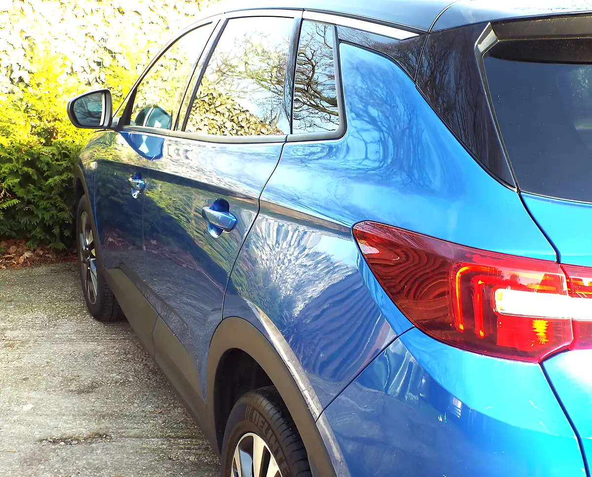 Used 2019 Vauxhall Grandland X Sport Nav Blue - Interior and Exterior details 8