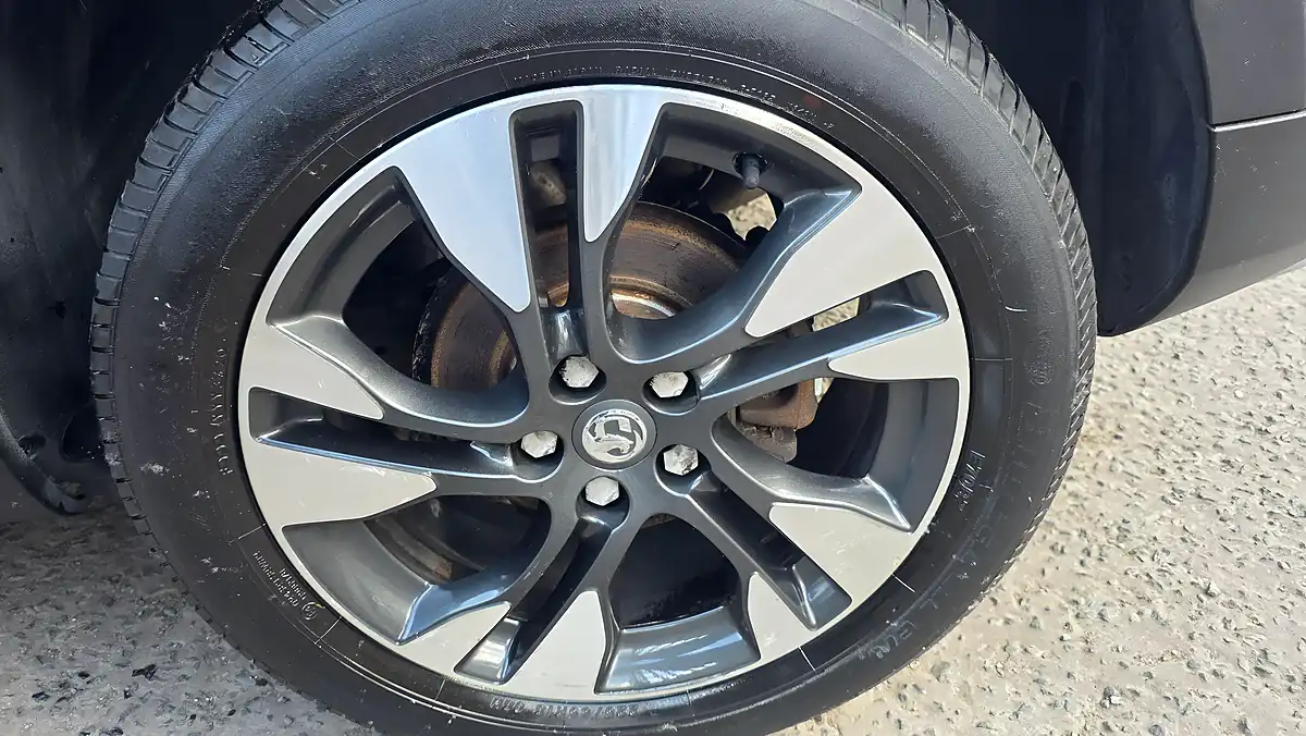 Used 2019 Vauxhall Grandland X Sport Nav Blue - Interior and Exterior details 19