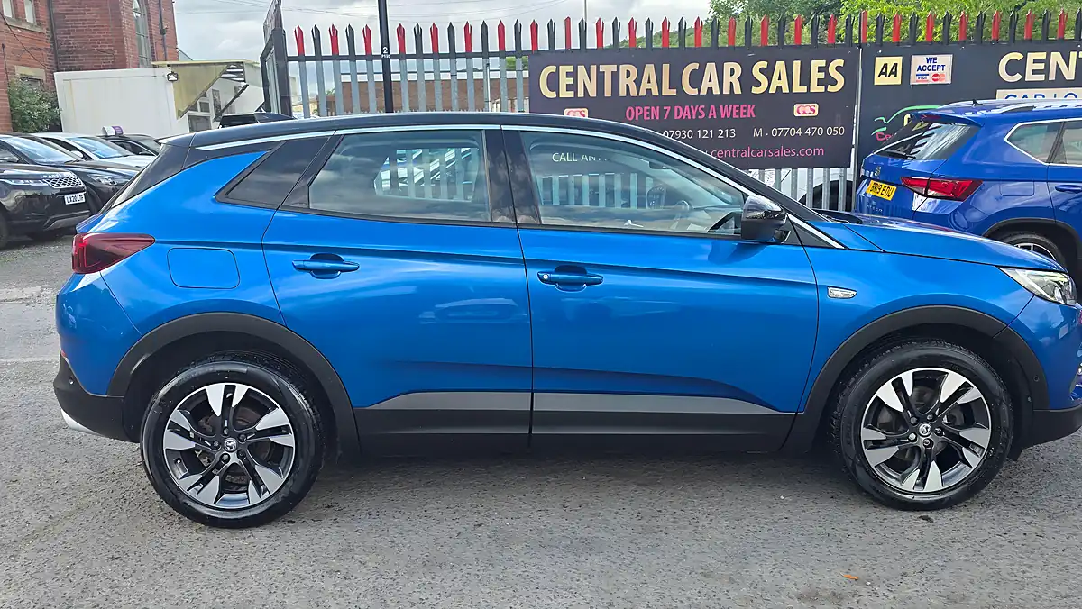 Used 2019 Vauxhall Grandland X Sport Nav Blue - Interior and Exterior details 6