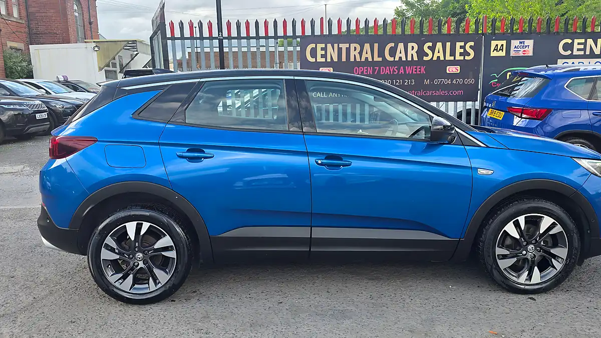 Used 2019 Vauxhall Grandland X Sport Nav Blue - Interior and Exterior details 7