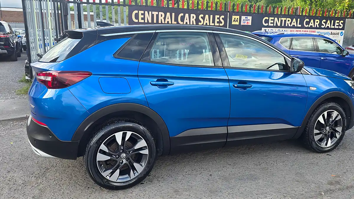 Used 2019 Vauxhall Grandland X Sport Nav Blue - Interior and Exterior details 9