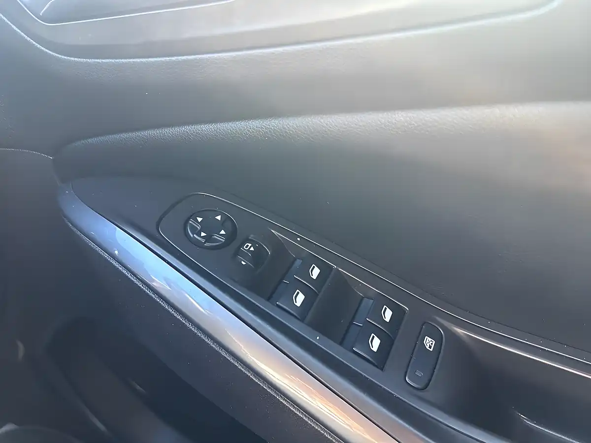 Used 2019 Vauxhall Grandland X Sport Nav Blue - Interior and Exterior details 20