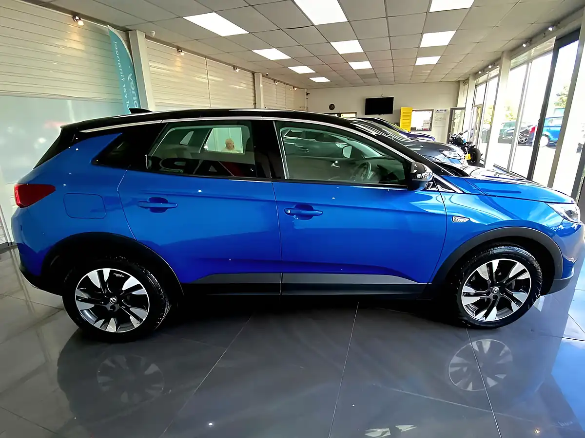 Used 2019 Vauxhall Grandland X Sport Nav Blue - Interior and Exterior details 7
