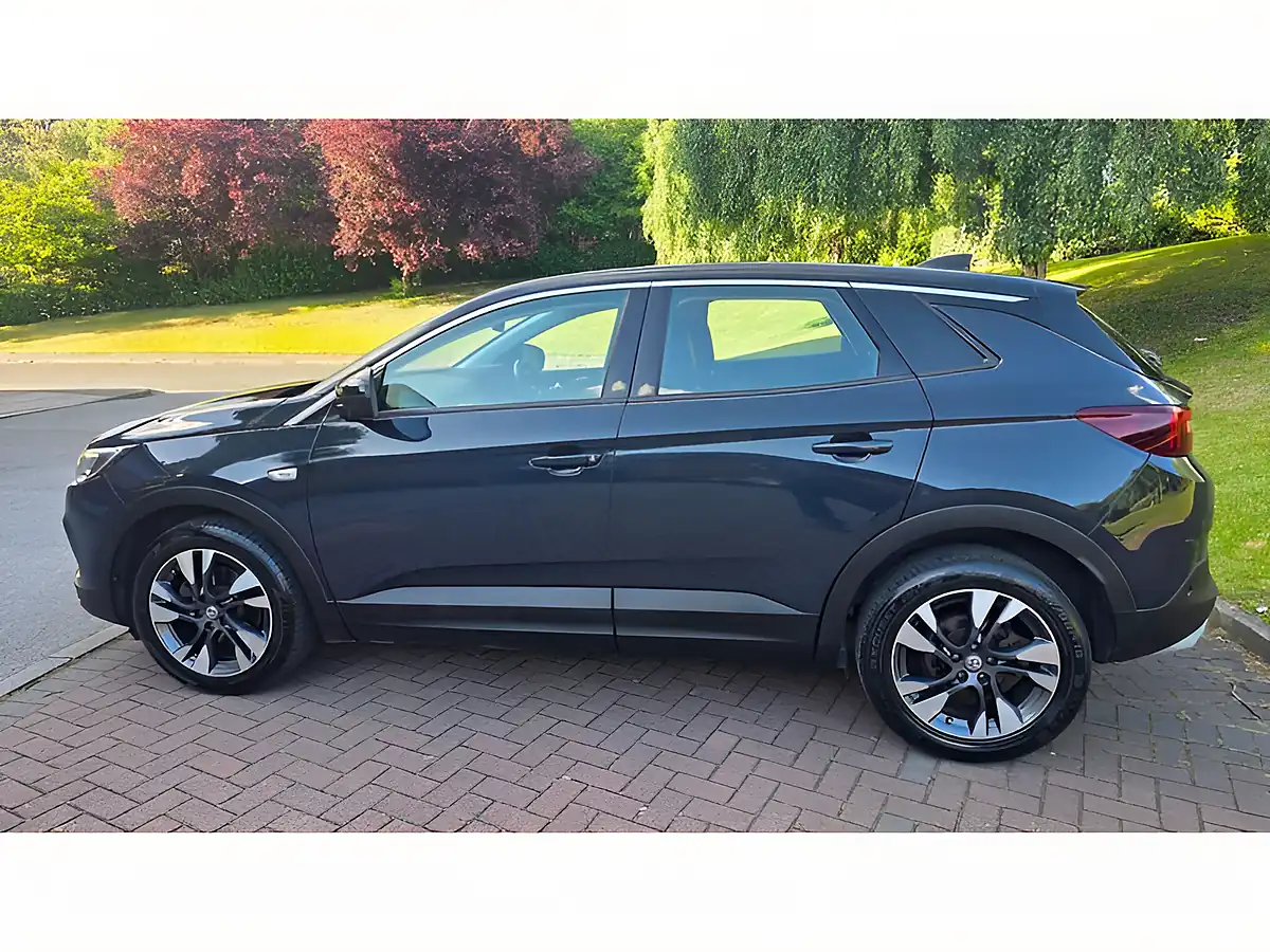 Used 2019 Vauxhall Grandland X Sport Nav Grey - Interior and Exterior details 14
