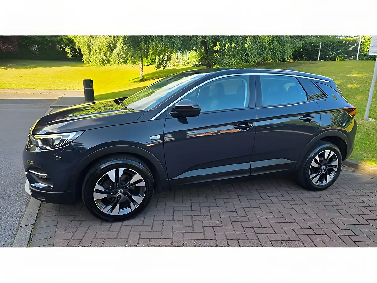Used 2019 Vauxhall Grandland X Sport Nav Grey - Interior and Exterior details 16