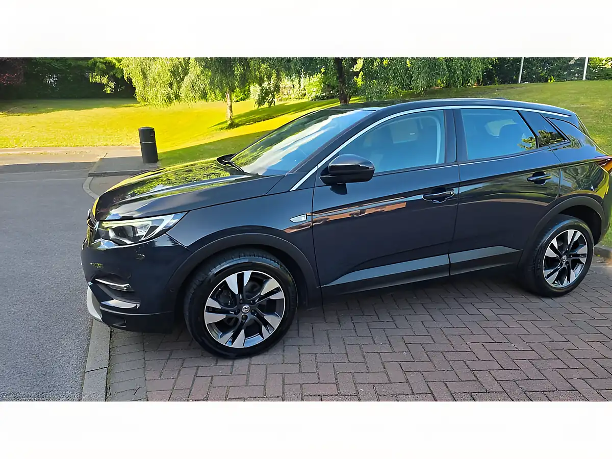 Used 2019 Vauxhall Grandland X Sport Nav Grey - Interior and Exterior details 18