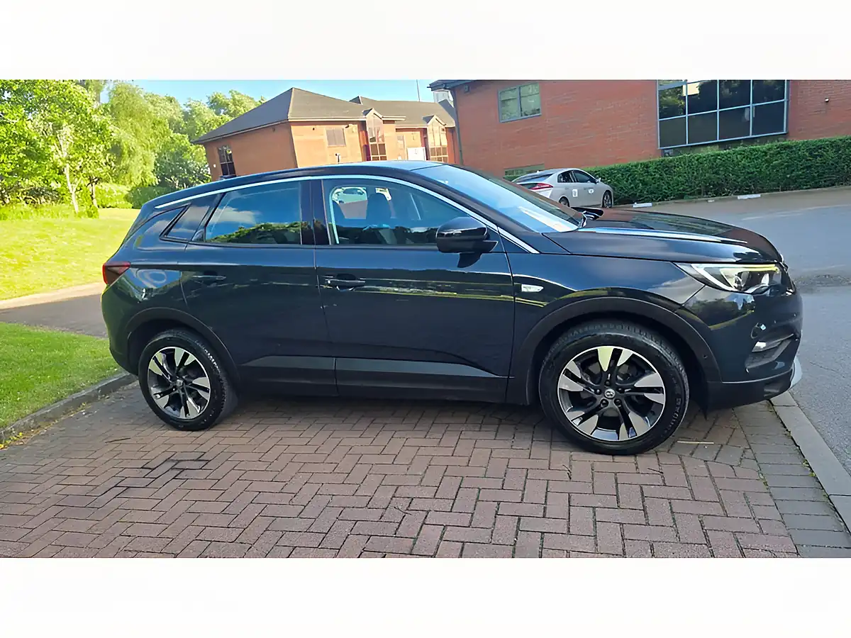 Used 2019 Vauxhall Grandland X Sport Nav Grey - Interior and Exterior details 4