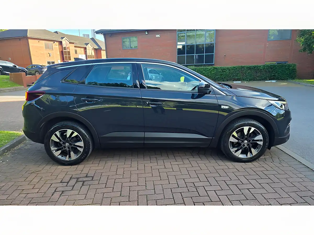 Used 2019 Vauxhall Grandland X Sport Nav Grey - Interior and Exterior details 6