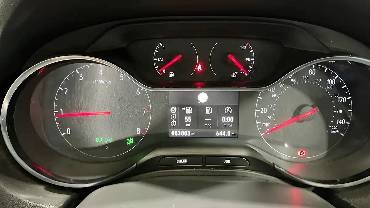 Used 2019 Vauxhall Grandland X Sport Nav Grey - Interior and Exterior details 7